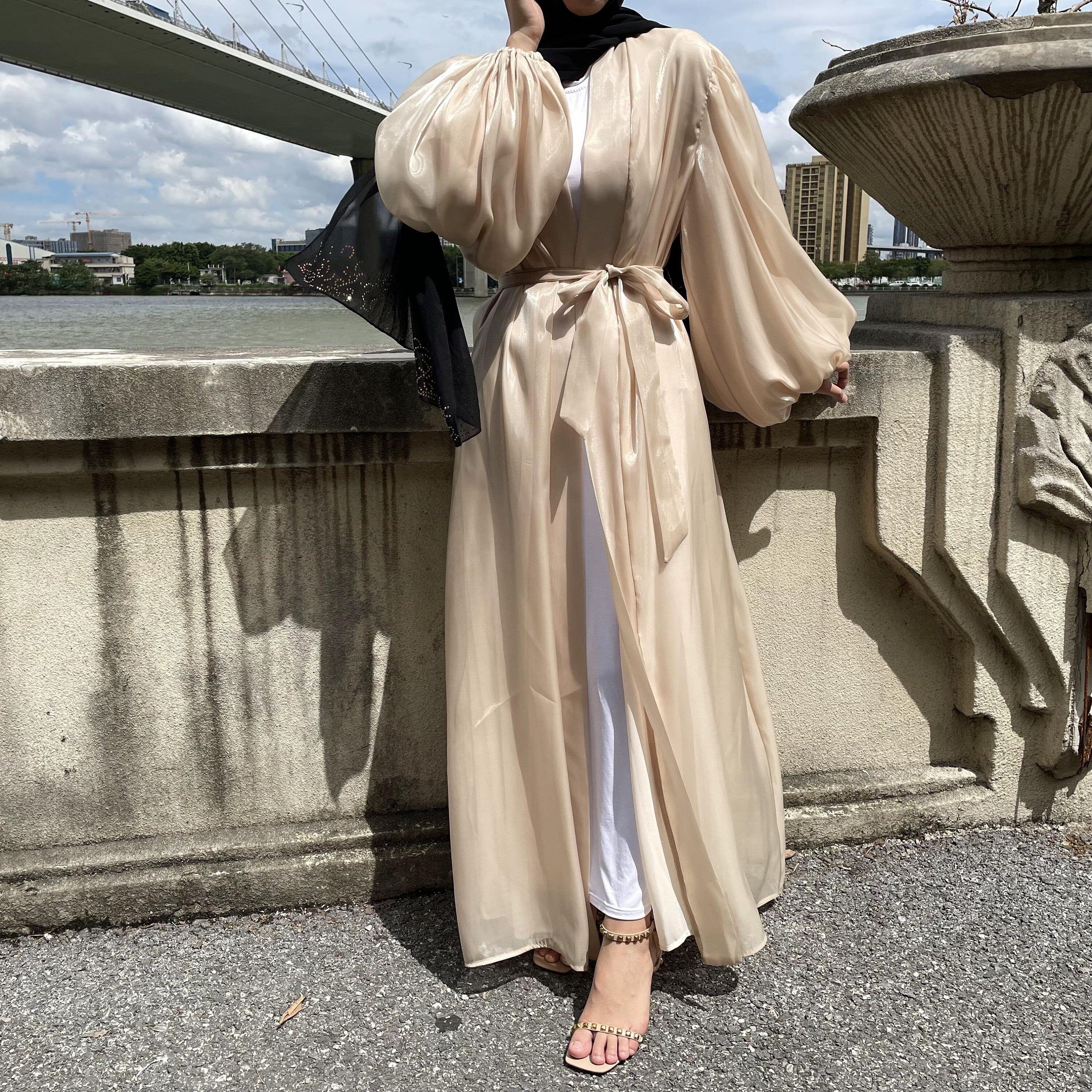 Bubble sleeve Abaya shinny