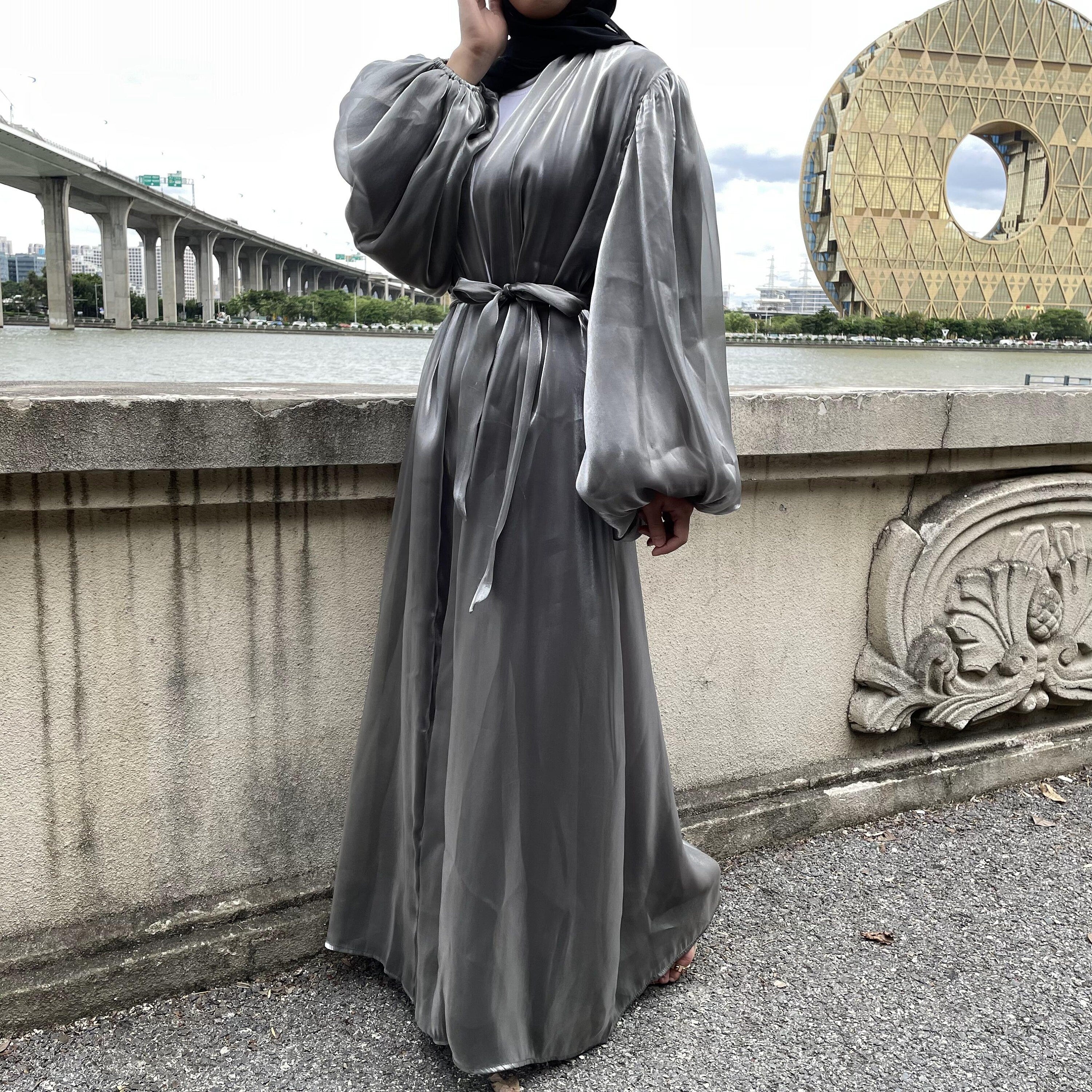 Bubble sleeve Abaya shinny