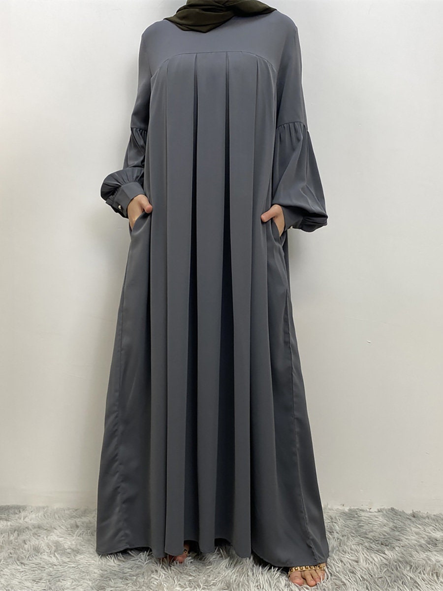 Chic Khimar Abaya: Elegant Pleated Front & Cuff Sleeves