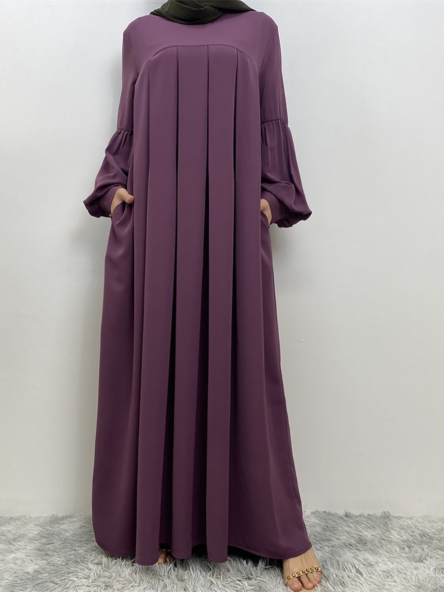 Chic Khimar Abaya: Elegant Pleated Front & Cuff Sleeves