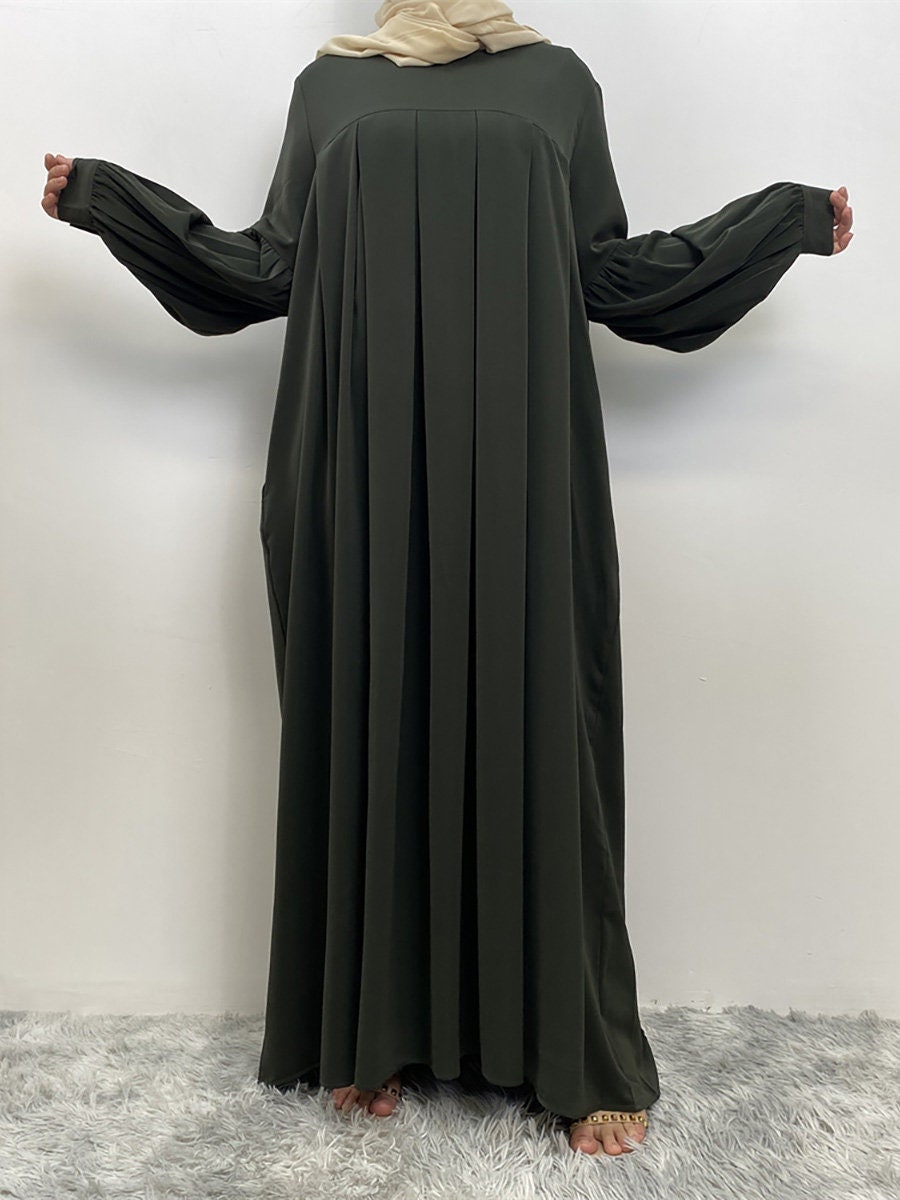 Chic Khimar Abaya: Elegant Pleated Front & Cuff Sleeves