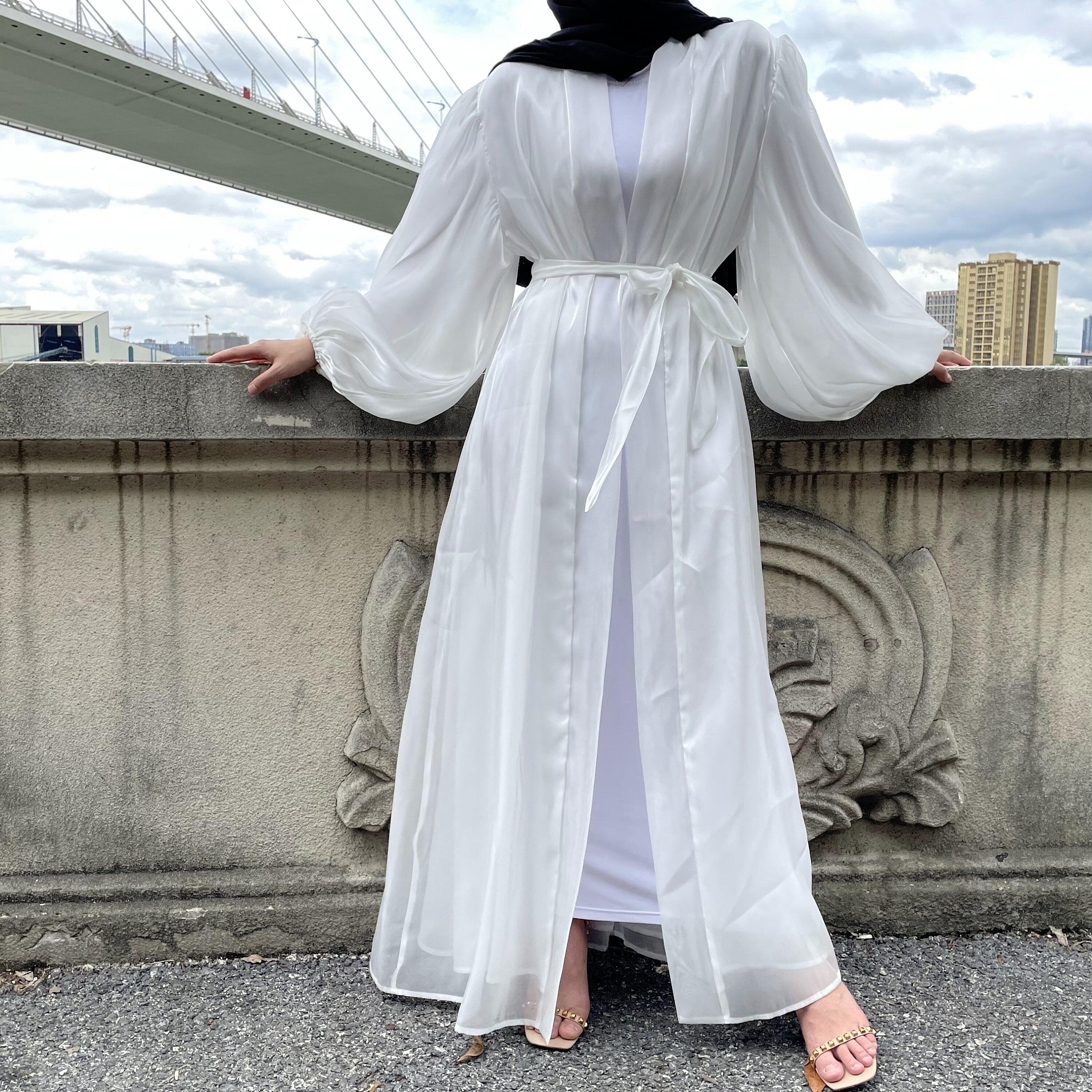 Bubble sleeve Abaya shinny