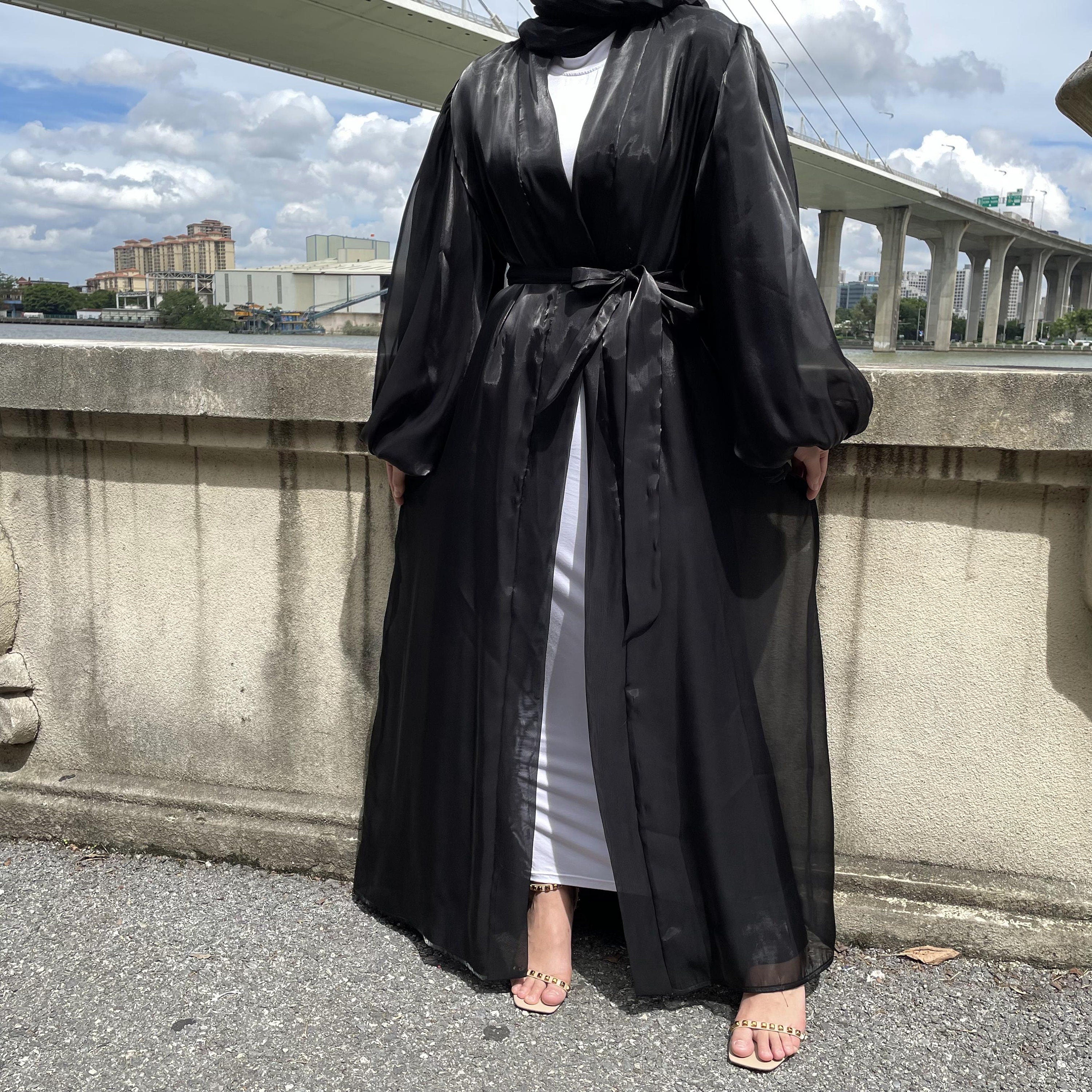 Bubble sleeve Abaya shinny
