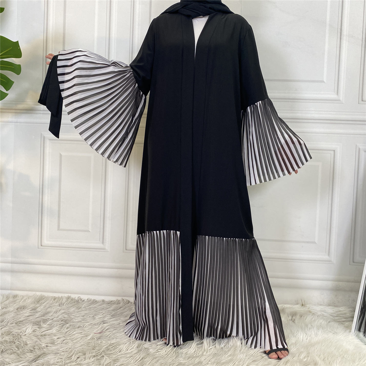 Pleated edges abaya