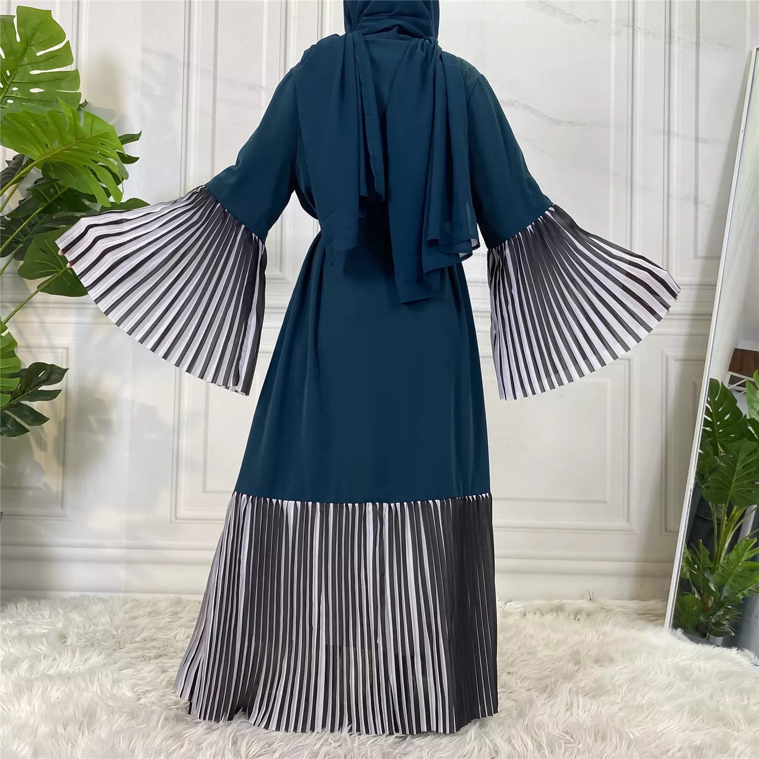 Pleated edges abaya