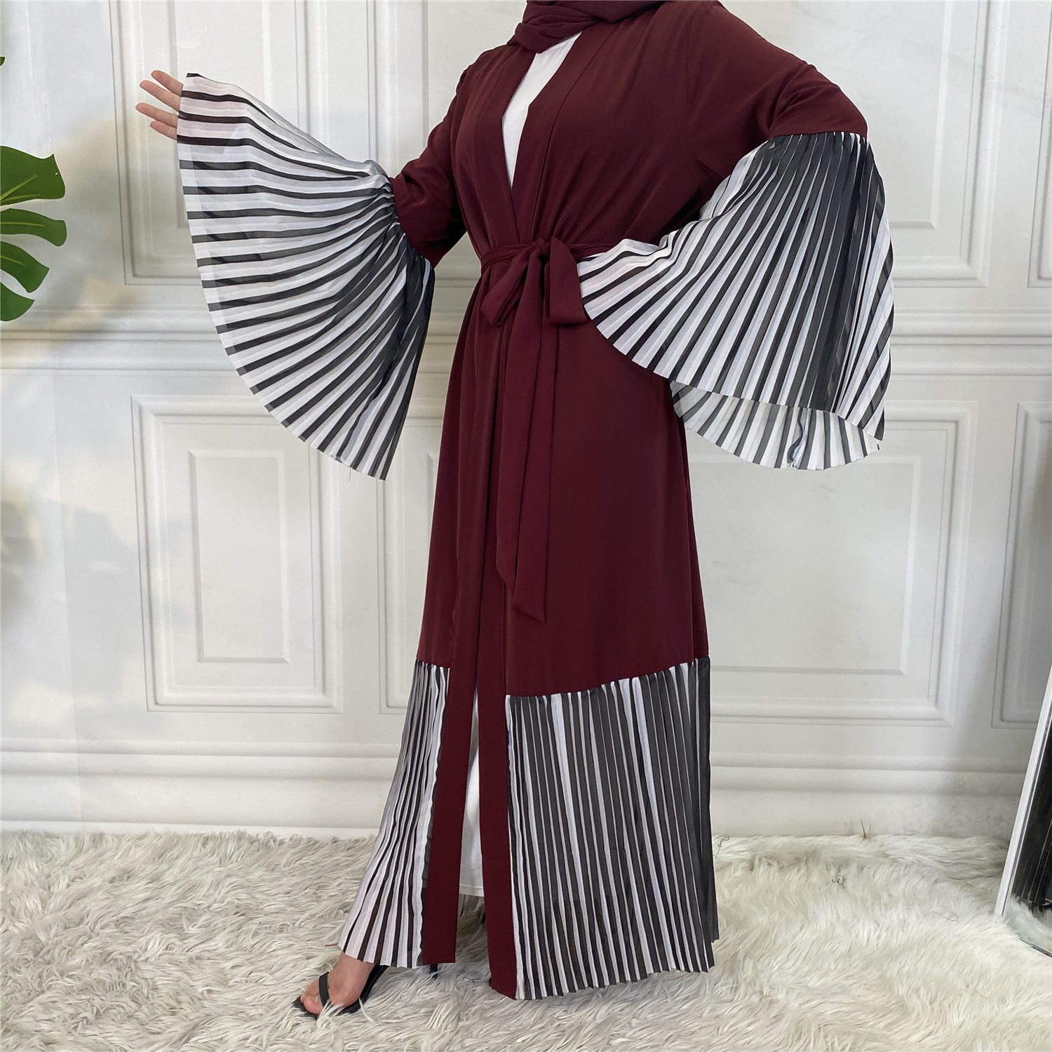 Pleated edges abaya